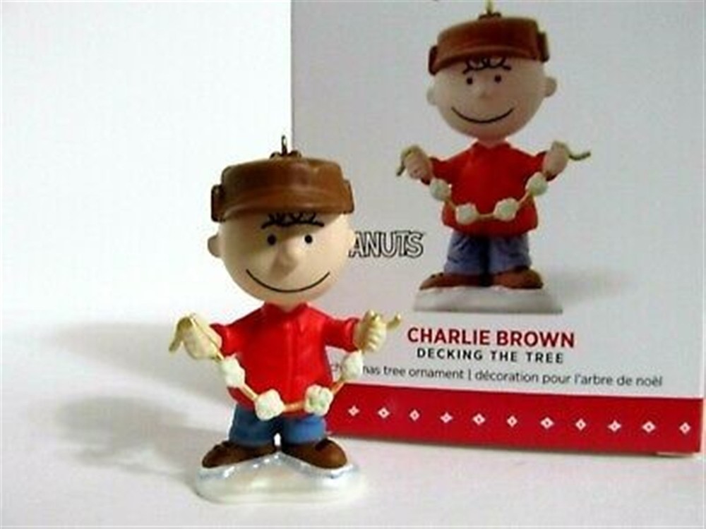 Snoopy Peanuts Charlie Brown Hallmark Christmas Ornament Figure Figurine 2015
