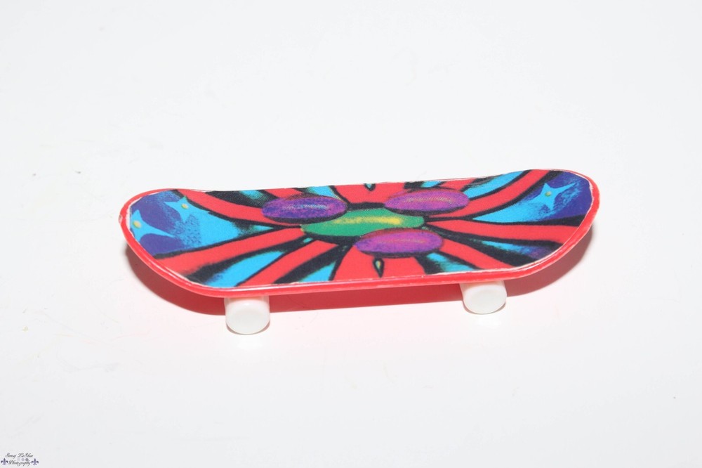 Colorful Psychedelic Mini Finger Skateboard Toy - Red
