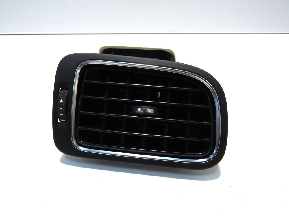 VW POLO 2014-17 OFFSIDE RIGHT FRONT DASHBOARD AIR VENT 6C0819704A          Q5532