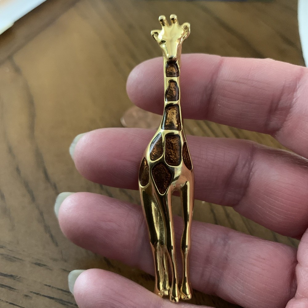 Vintage Giraffe Brooch Pin Signed LC Enamel Bright Shiny Gold Tone Liz Claiborne