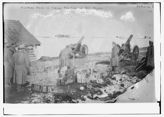 Photo:Austrian guns in firing position in Rus. i.e., Russian Poland