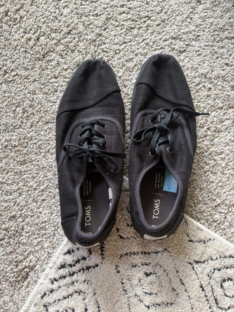 TOMS Black Canvas Lace-Up Sneakers Women’s Size 10 Casual Everyday Shoes