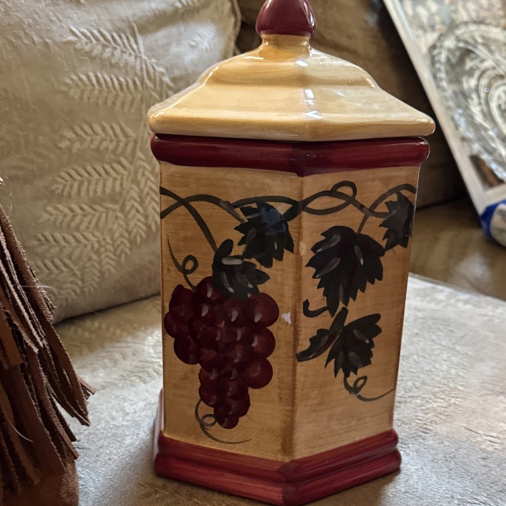 Nonni’s Tuscan Grapes Ceramic Biscotti Cookie Jar Canister, Sealing Lid