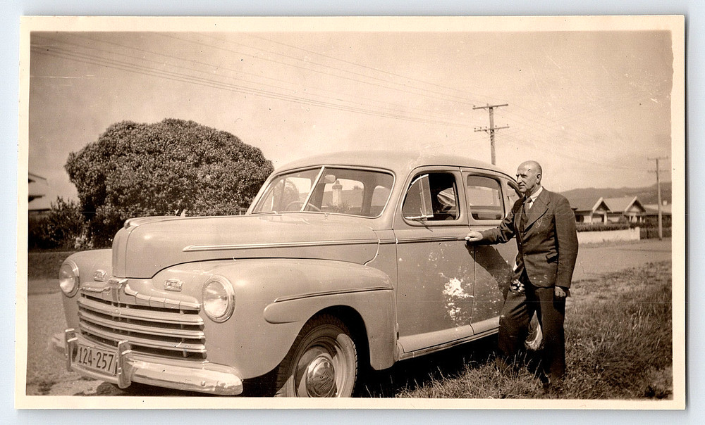 Vintage Old Photo Picture 1946 Ford Deluxe Automobile Car Man Suit Coat Houses