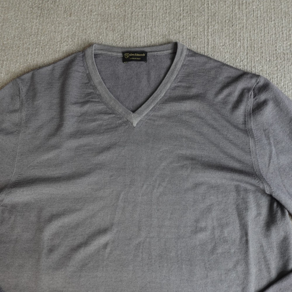 Allen Edmonds Sweater XL Gray Solid V-Neck 100% Fine Merino Wool Made in Italy