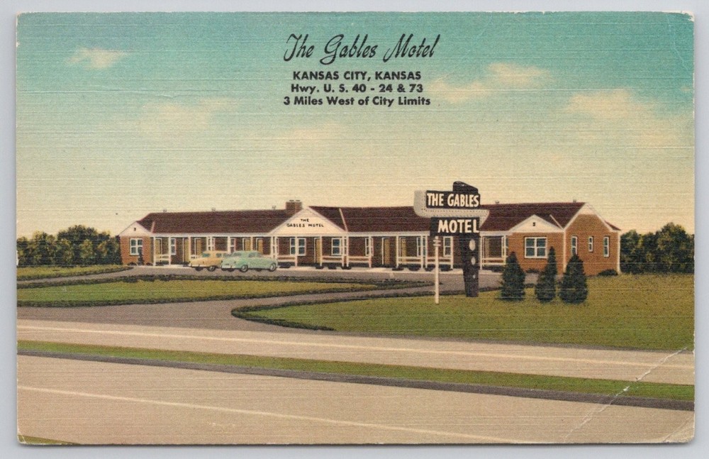1955 The Gables Motel Kansas City Kansas MWM Curteich Linen Postcard Cars