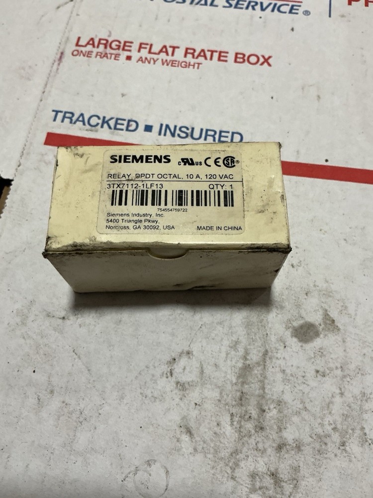New Siemens DPDT-16 AMP OCTAL RELAY BUTTON LED 120VAC 3TX7112-1LF13