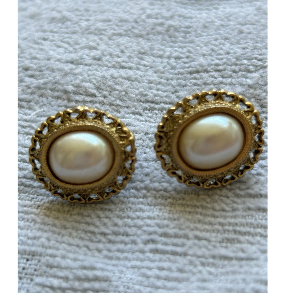 Vintage Gold Tone Clip-On Earrings Oval Imitation Pearl Fashion Jewelry