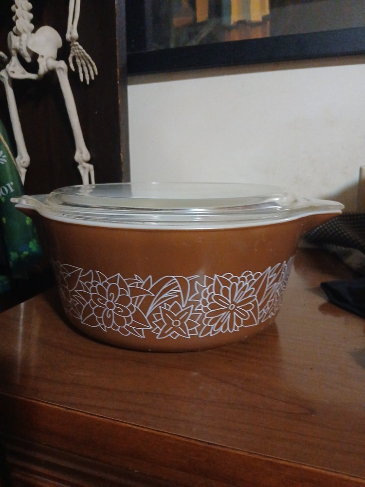 Vintage Pyrex Woodland Brown Casserole Baking Dish With Lid 475-B 2.5 L