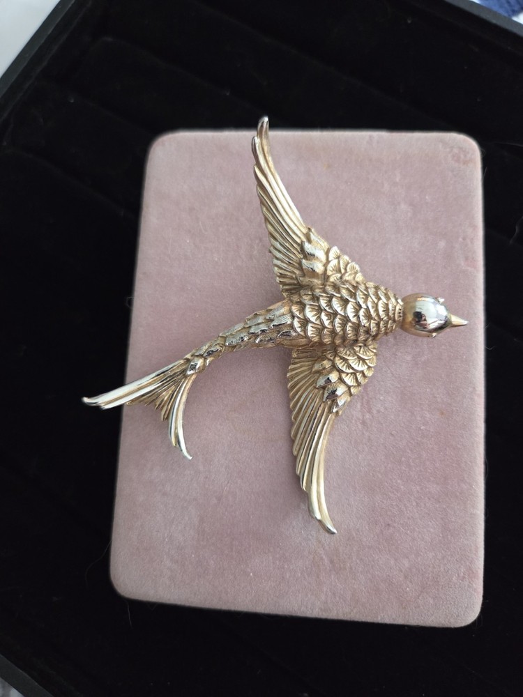 Vintage CAPRI Swallow Bird Brooch Large Gold Tone Flying