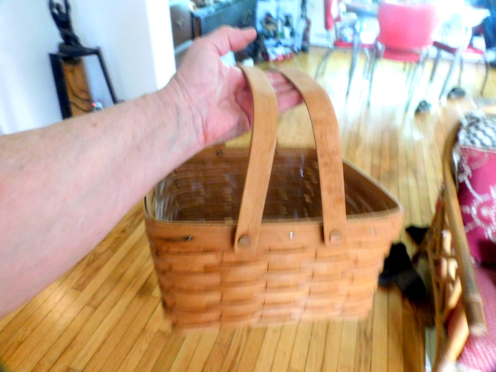 1995 Longaberger Woven Wood Large Market Basket in Excellent Condition
