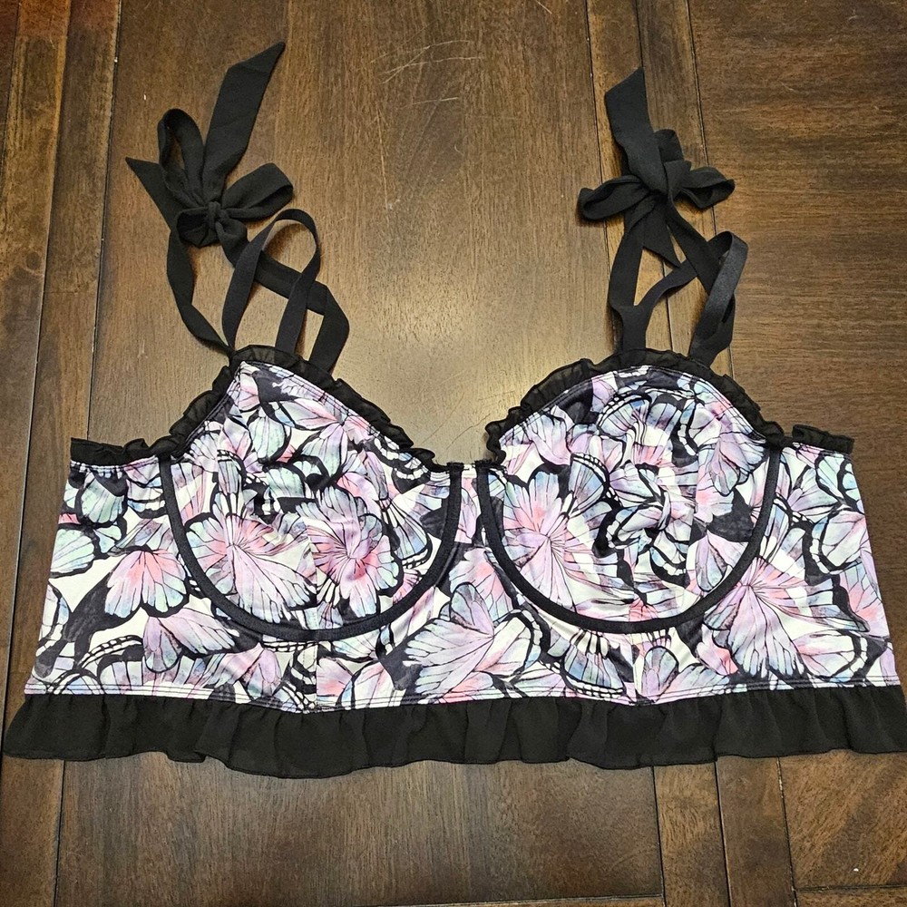 Torrid Curve Bra Womens Size 5 US 28 Satin Ruffle Underwire Floral Butterfly