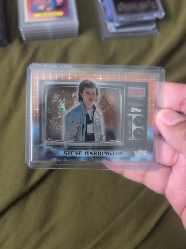 Topps 2025 High-Tek Stranger Things Steve Harrington Static Age SP To 25
