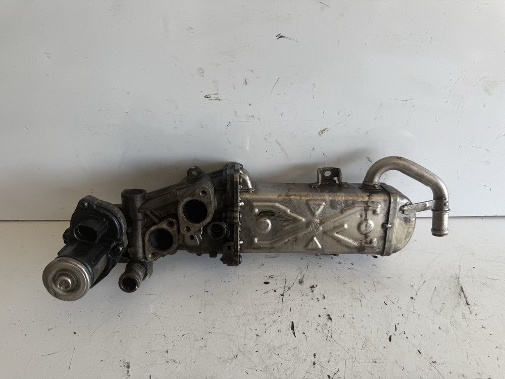 2012-2014 Volkswagen Passat EGR Exhaust Cooler Valve 03L-131-512-DR OEM 3407