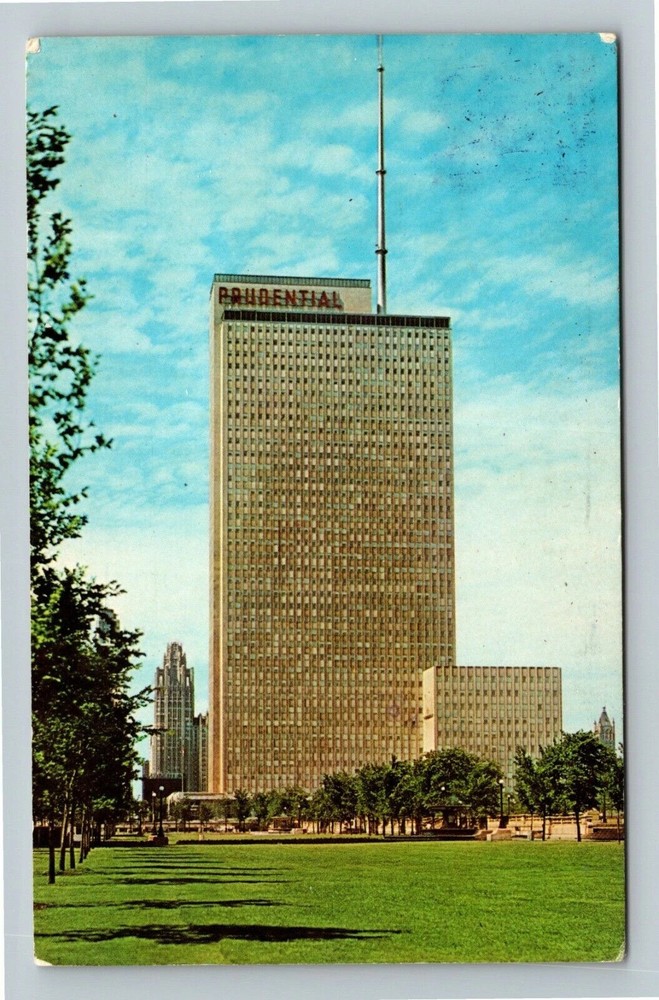 Chicago IL-Illinois Prudential Building From Grant Park c1981 Vintage Postcard