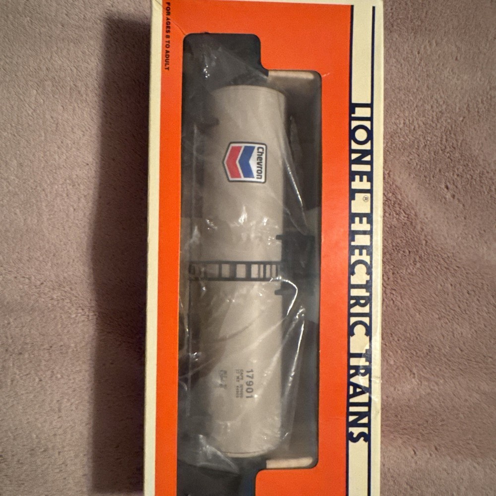 Lionel Chevron Unibody Tank Car 6-17901 O Scale with Fight Gas and Oil Gauge New