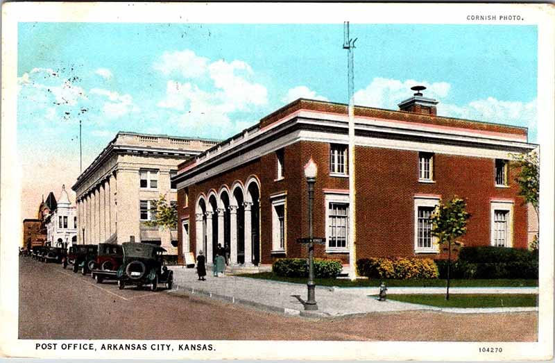 Postcard BUILDING SCENE Arkansas City Kansas KS m/09 AO7325