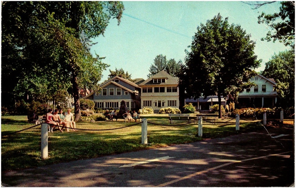 Houses at Central Park Lakeside Ohio OH Lake Erie 1960s Chrome Postcard