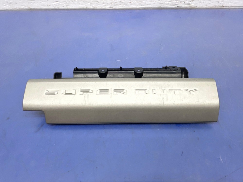 2018 FORD F250 OEM UPPER GLOVE BOX DOOR W/ SUPERDUTY MOLDING *SCRATCHES*