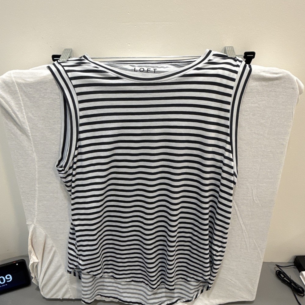 LOFT Women's Round Neck Striped Sleeveless Tank Top Black/White Size S