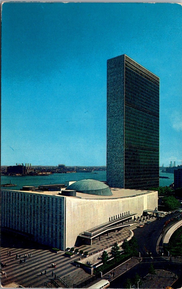 New York City NY, United Nations Headquarters, Antique Vintage Souvenir Postcard