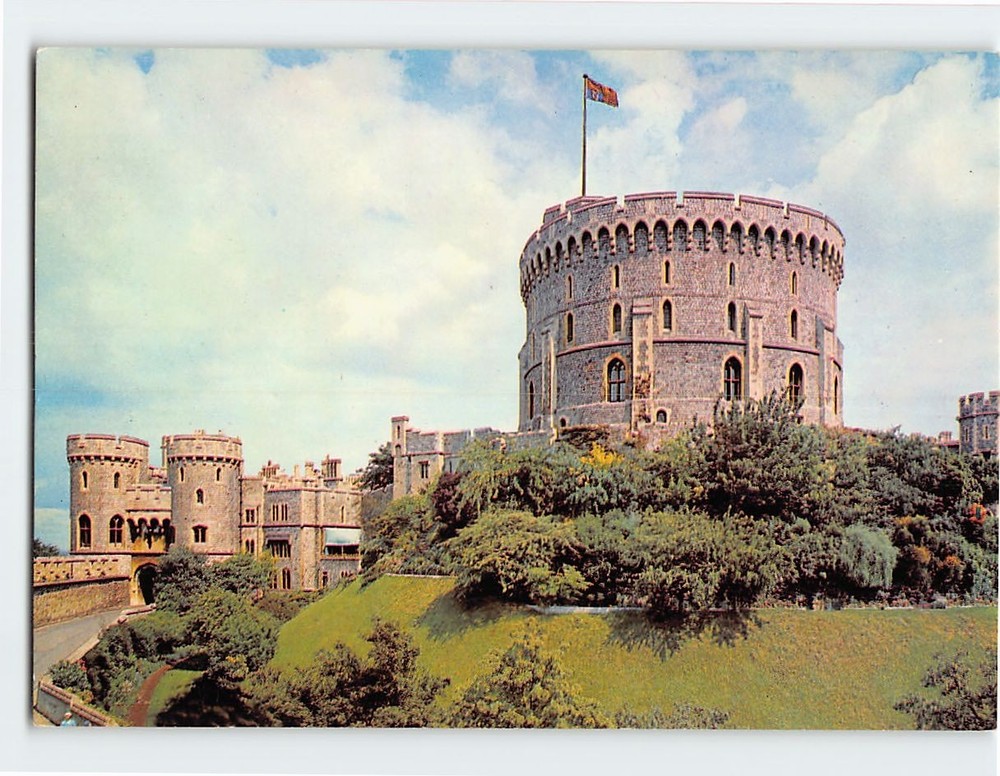 Postcard Norman Gate & Round Tower  Windsor Castle England