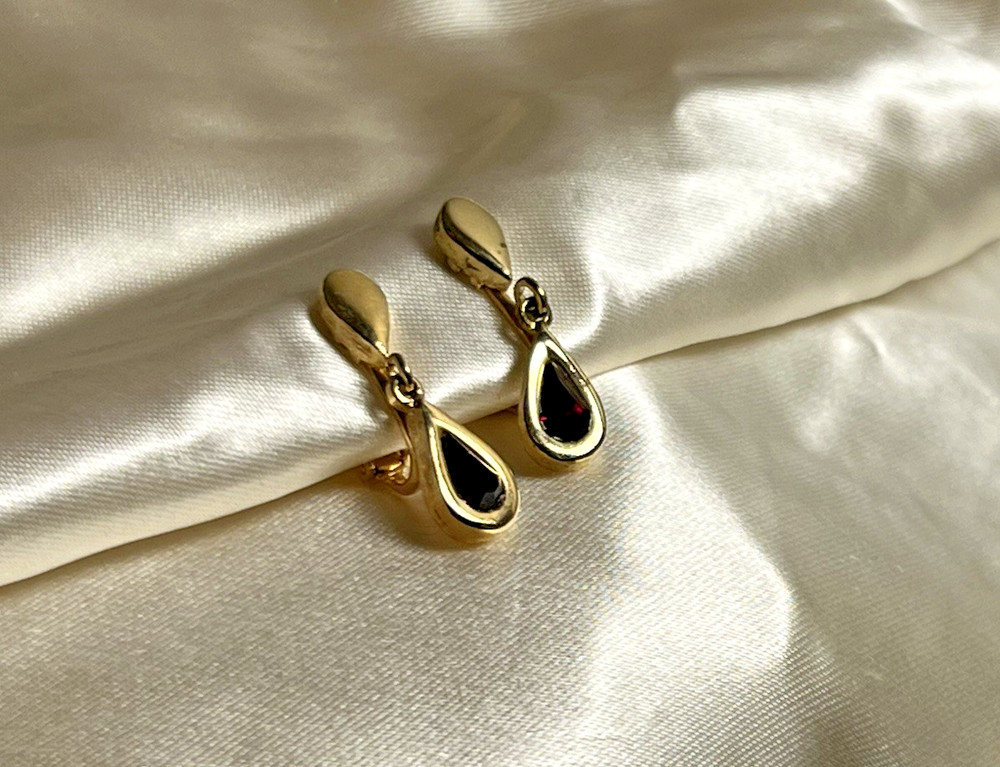 Vintage Avon Gold Tone Red Teardrop Clip-On Earrings | Classic 80s Statement
