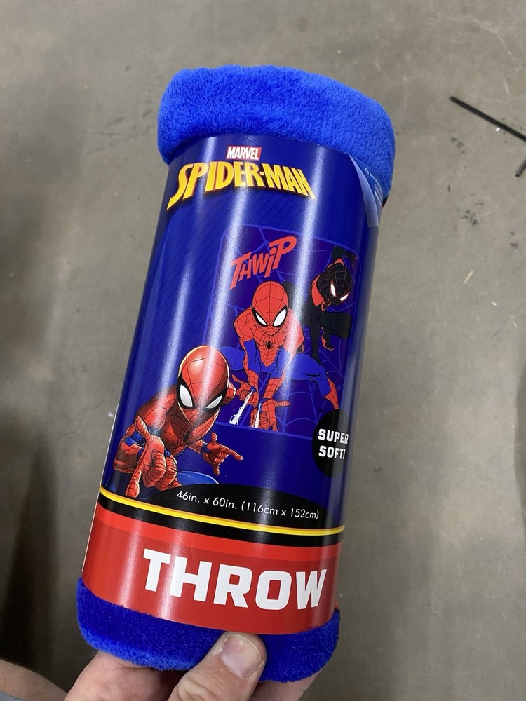 Marvel Spiderman  45x60 Fleece Throw Blanket Great Gift