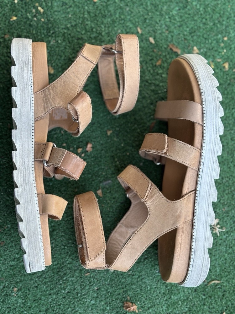 Women's sz 8.5 Sorel Roaming Tan Leather Sandals Strappy Adjustable *READ*