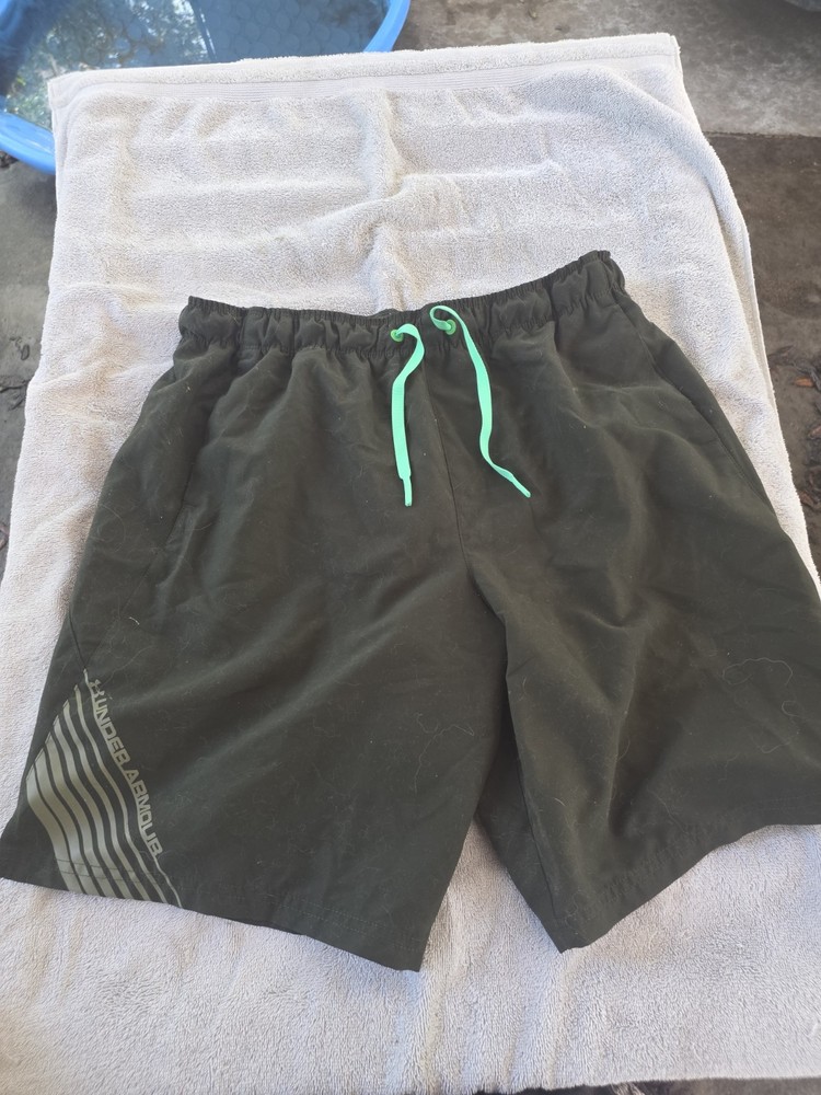 UNDER ARMOUR MEN'S HEAT GEAR GRAY LOOSE FIT SHORTS SIZE xl