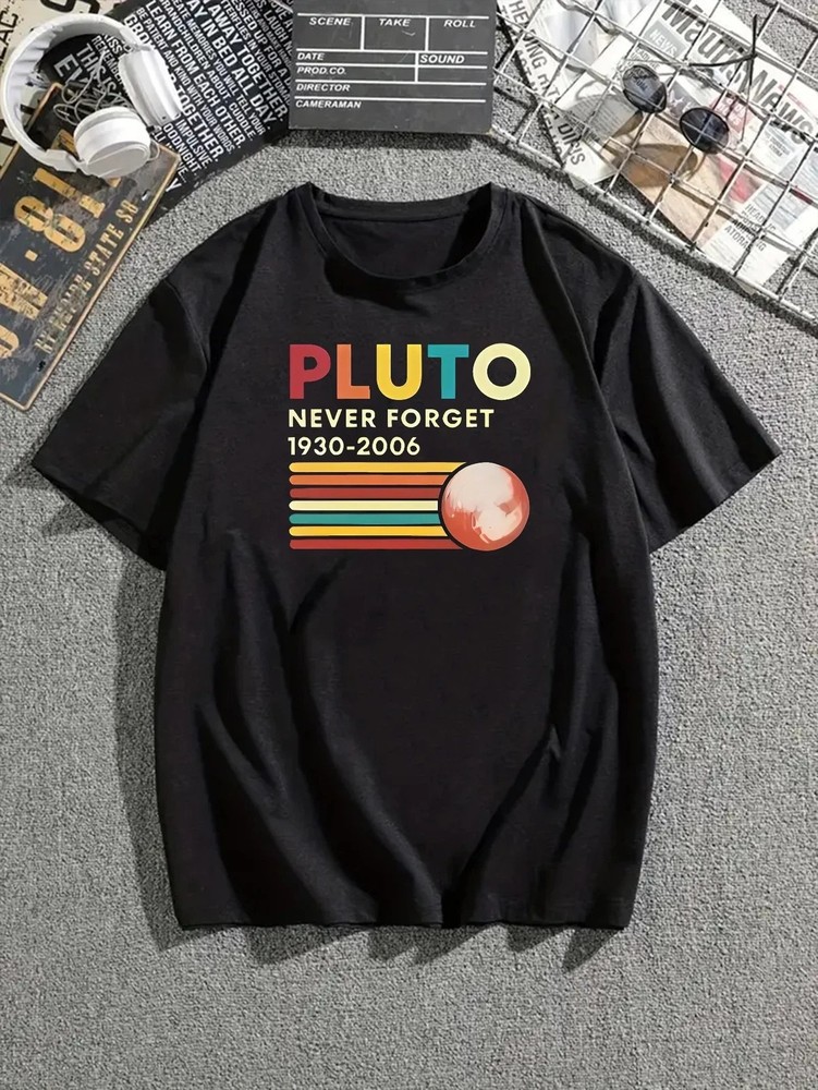 Men's Pluto Never Forget Graphic T-Shirt Funny Space Retro Planet Tee
