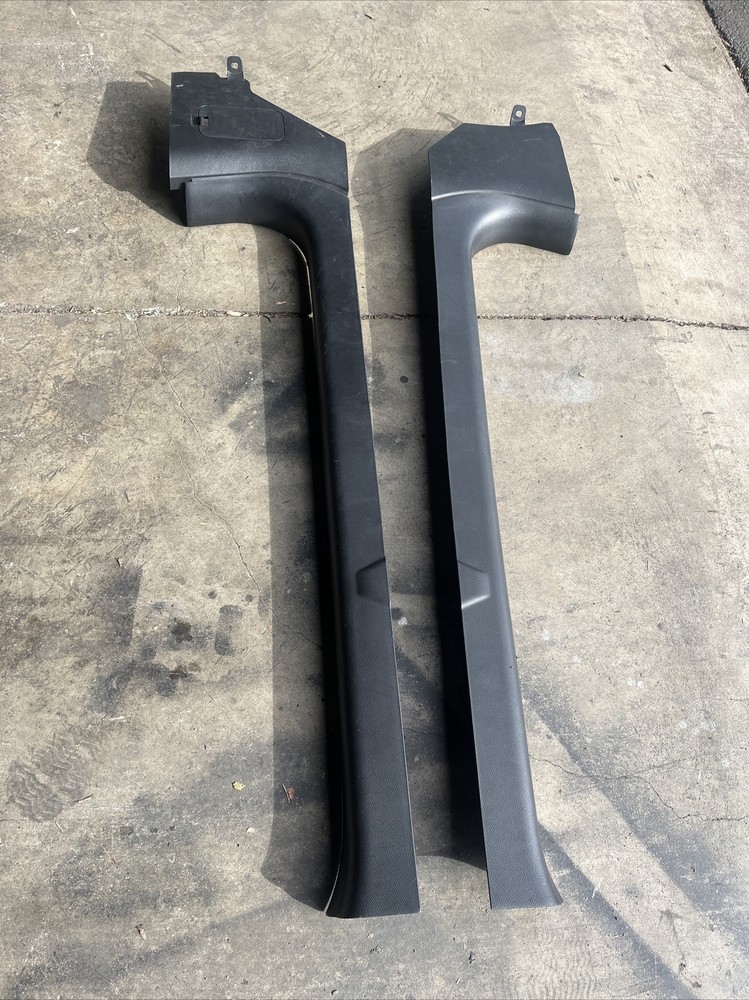 2008-2010 Infiniti G37 Coupe LH RH  Door Sill Kick Plate 769b5jl00c 66901 JK65B