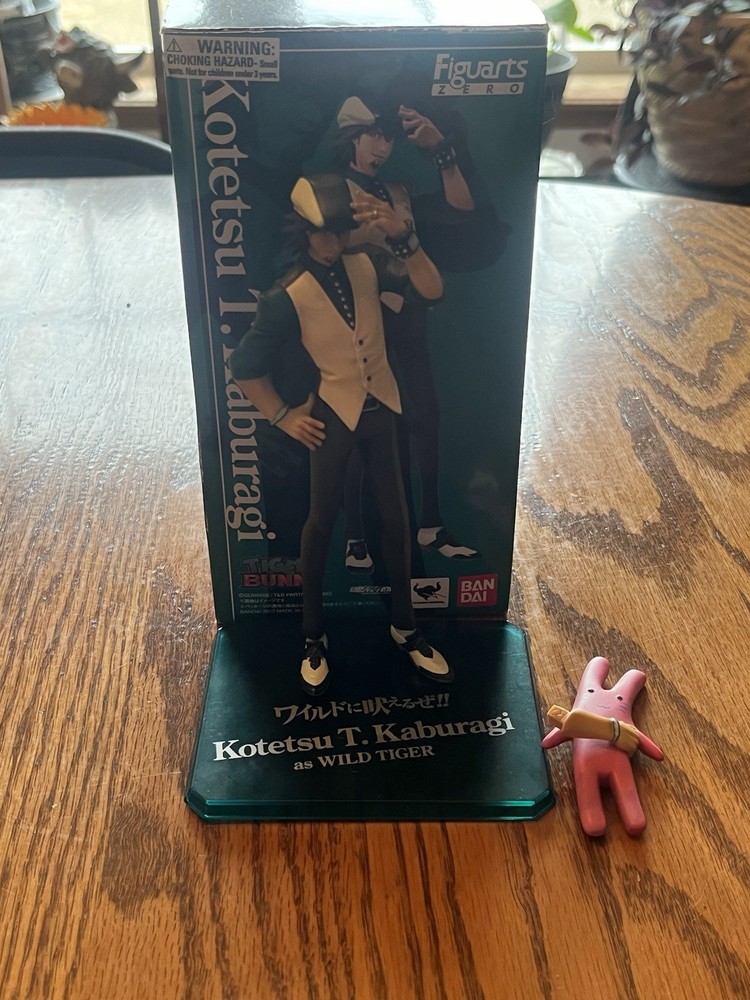 Bandai TIGER & BUNNY Figuarts ZERO Kaburagi T Kotetsu  Read Description