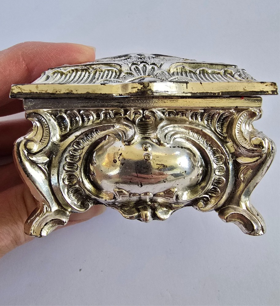 Vintage, Ornate, Silver-Plated Metal Trinket/Jewlery Box Red Lining