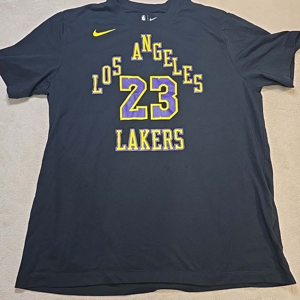 Nike Los Angeles Lakers LeBron James Name & Number NBA T-Shirt Men's XL
