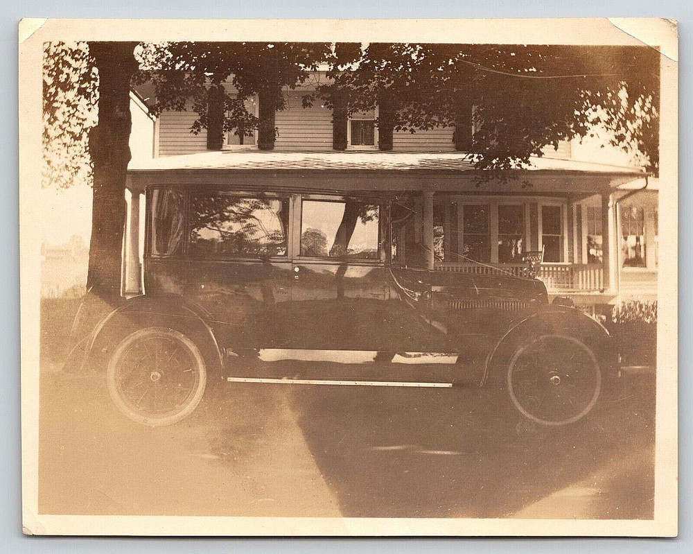 Vintage Old Photo Picture Image Outdoor Antique Classic Car Family Home Porch