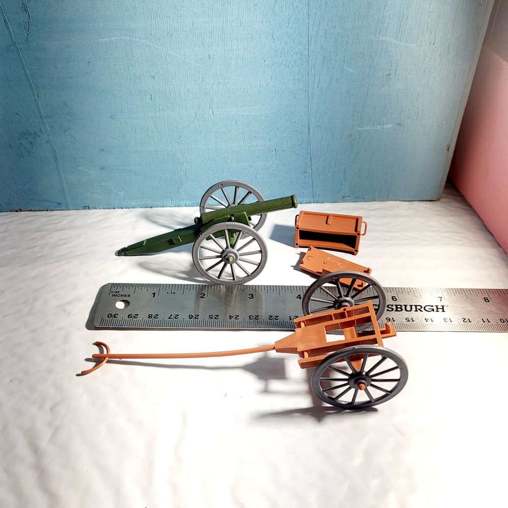 Civil War Caisson and Cannon Set. Works And Rolls Without Issue.  Barrel Raises.
