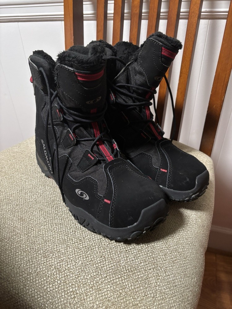 Salomon Mens hiking/snow boot size 10.5 waterproof thinsulate