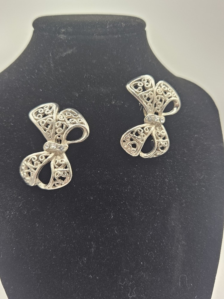 Filigree Rhinestone Ribbon Bows Silver Tone Brooch Pin Vintage