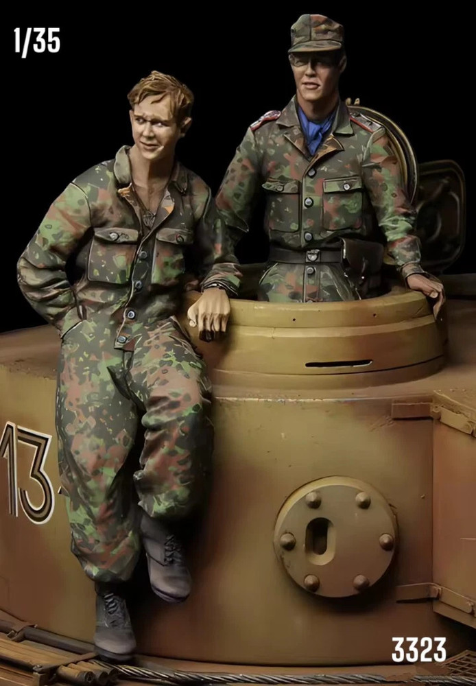 1/35 Resin Figure WW2 German Panzer Tank Crew at Rest (2 Fig Set) Model Kit 3323