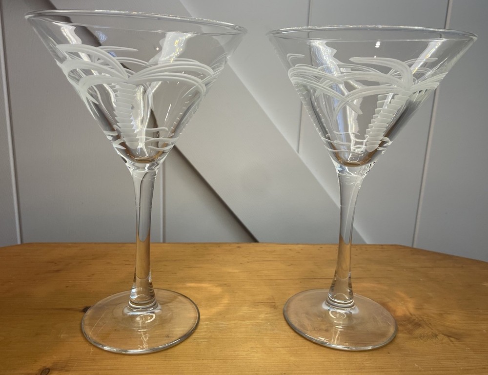 Rolf Palm Tree Martini Glass Set Of 2 Diamond Wheel Engraved 7 1/2 Inches Tall