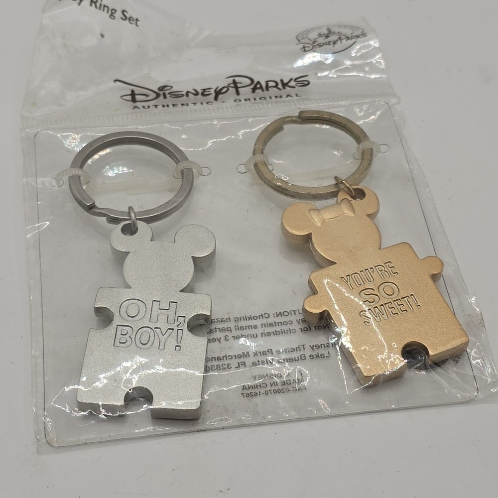 Disney Parks Mickey Minnie Puzzle Keychain