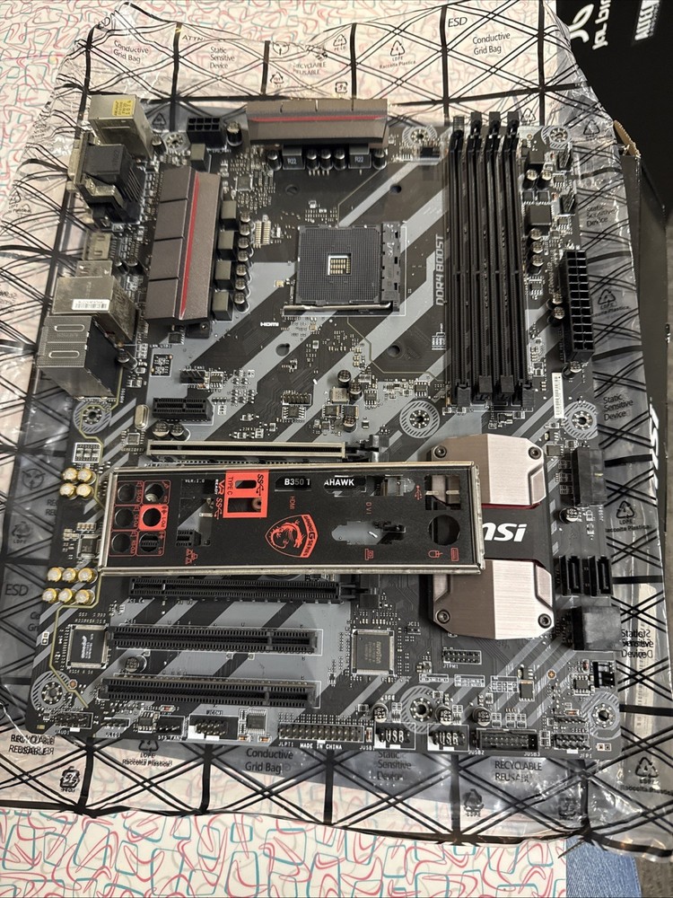 MSI B350 TOMAHAWK ATX AMD Socket AM4 DDR4 Gaming Motherboard On-Board Audio