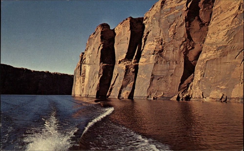 Lake Powell Arizona Utah rock formation walls unused vintage postcard