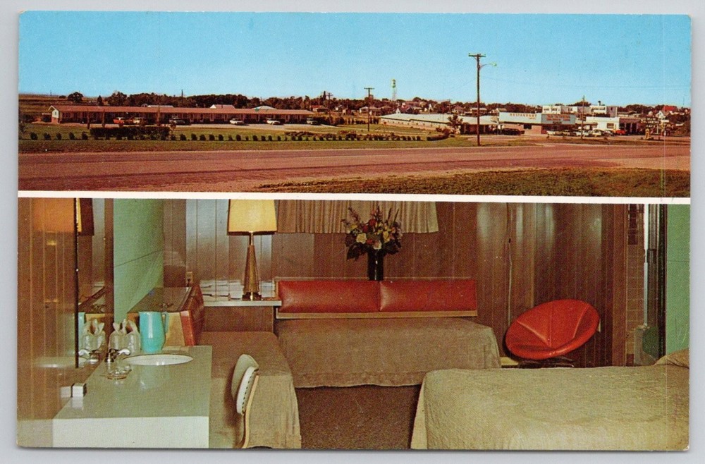 Vintage H&H El-Centro Motel Postcard Kadoka, SD Gateway to Badlands 1950s