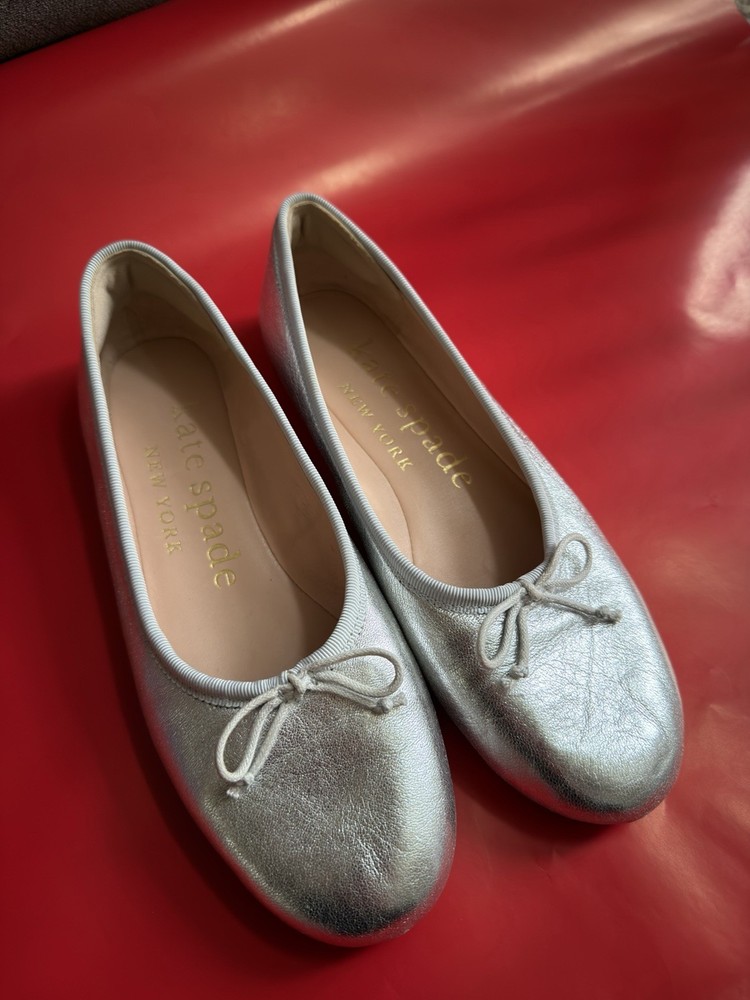 Kate Spade New York Honey metallic silver leather ballet flats Size 6