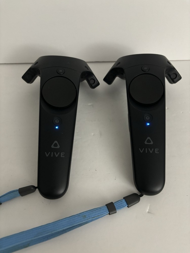 HTC Vive Virtual Reality VR Wand Controllers (2PR7100) Pair OEM
