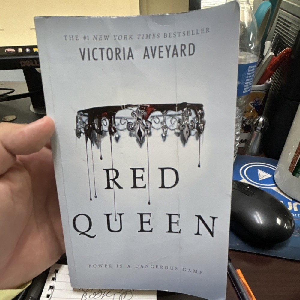 Red Queen by Victoria Aveyard Paperback Scholastic Fantasy Red Queen Series