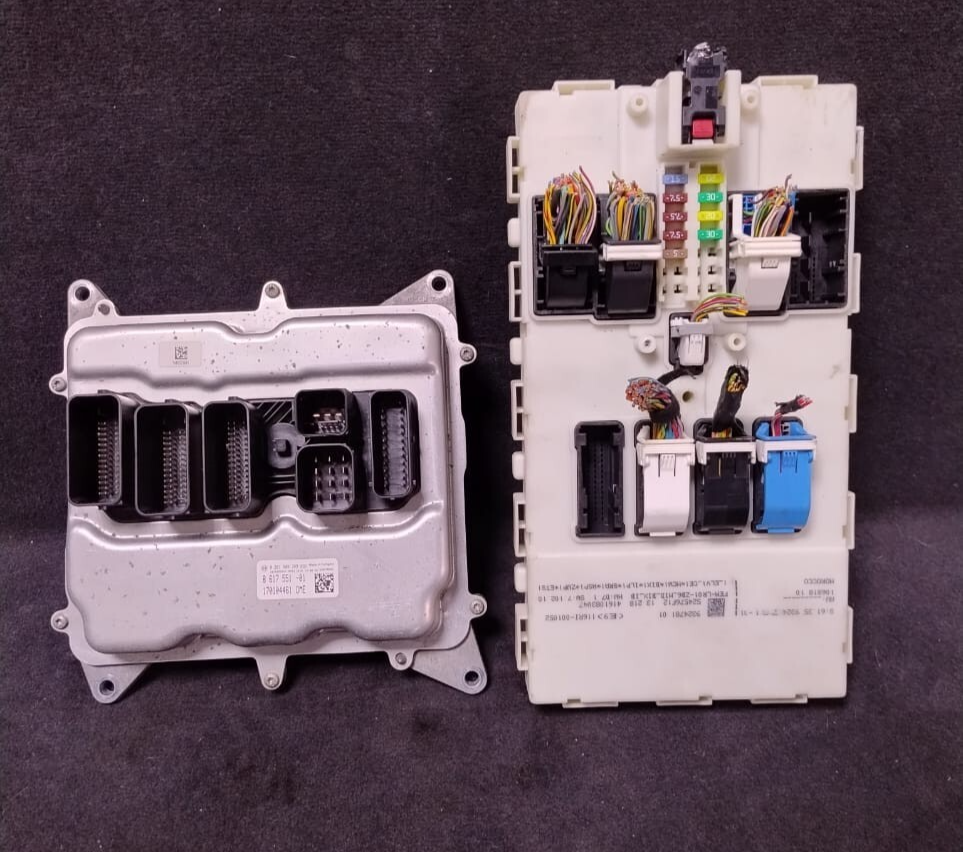 8617551  BMW 3 SERIES F30 F31 F10 320i N20 B20B COMPLETE ECU FEM WITHOUT KEY