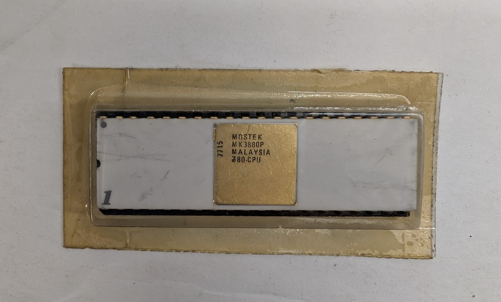 Vintage Mostek MK3880P Z80 CPU 7715 Date Code White Ceramic